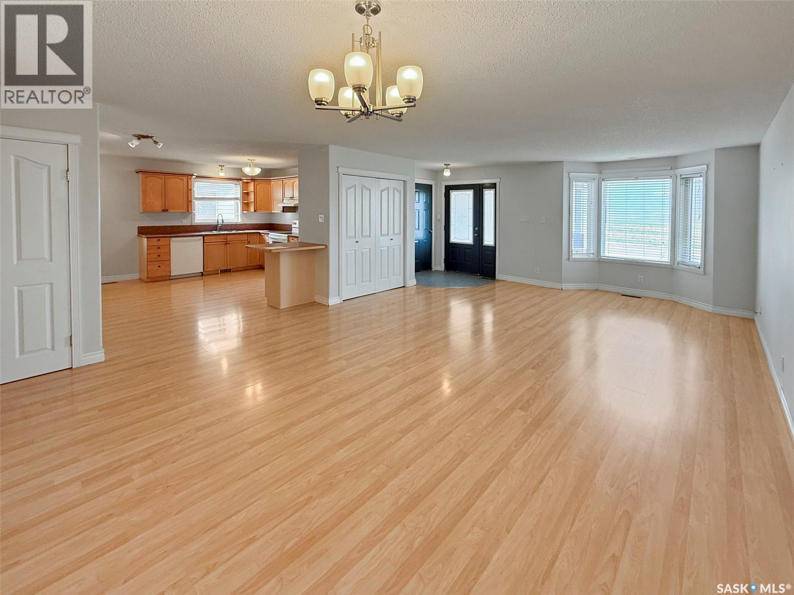 522 Battleford Trail, Swift Current, Saskatchewan  S9H 5C6 - Photo 3 - SK017500