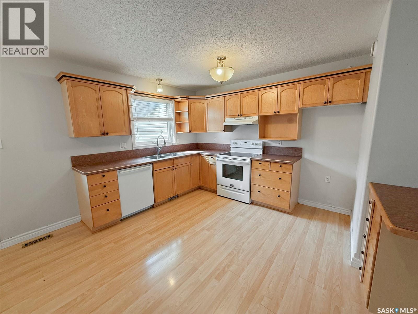 522 Battleford Trail, Swift Current, Saskatchewan  S9H 5C6 - Photo 6 - SK017500
