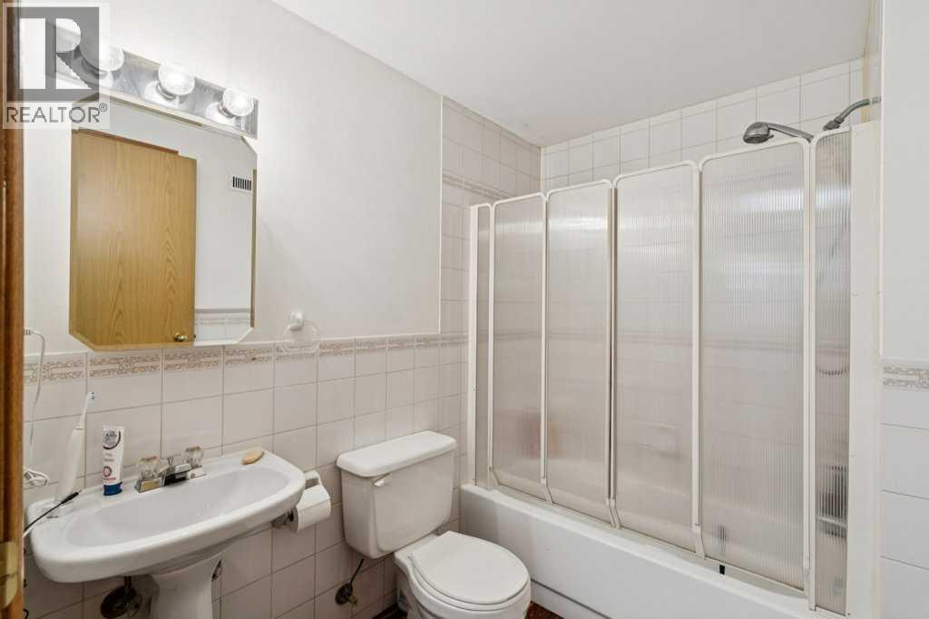 59 Sandringham Close Nw, Calgary, Alberta  T3K 3X1 - Photo 34 - A2254350