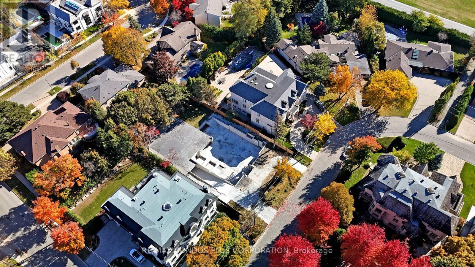 27 Dempsey Crescent, Toronto (St. Andrew-Windfields), Ontario  M2L 1Y4 - Photo 6 - C12404048