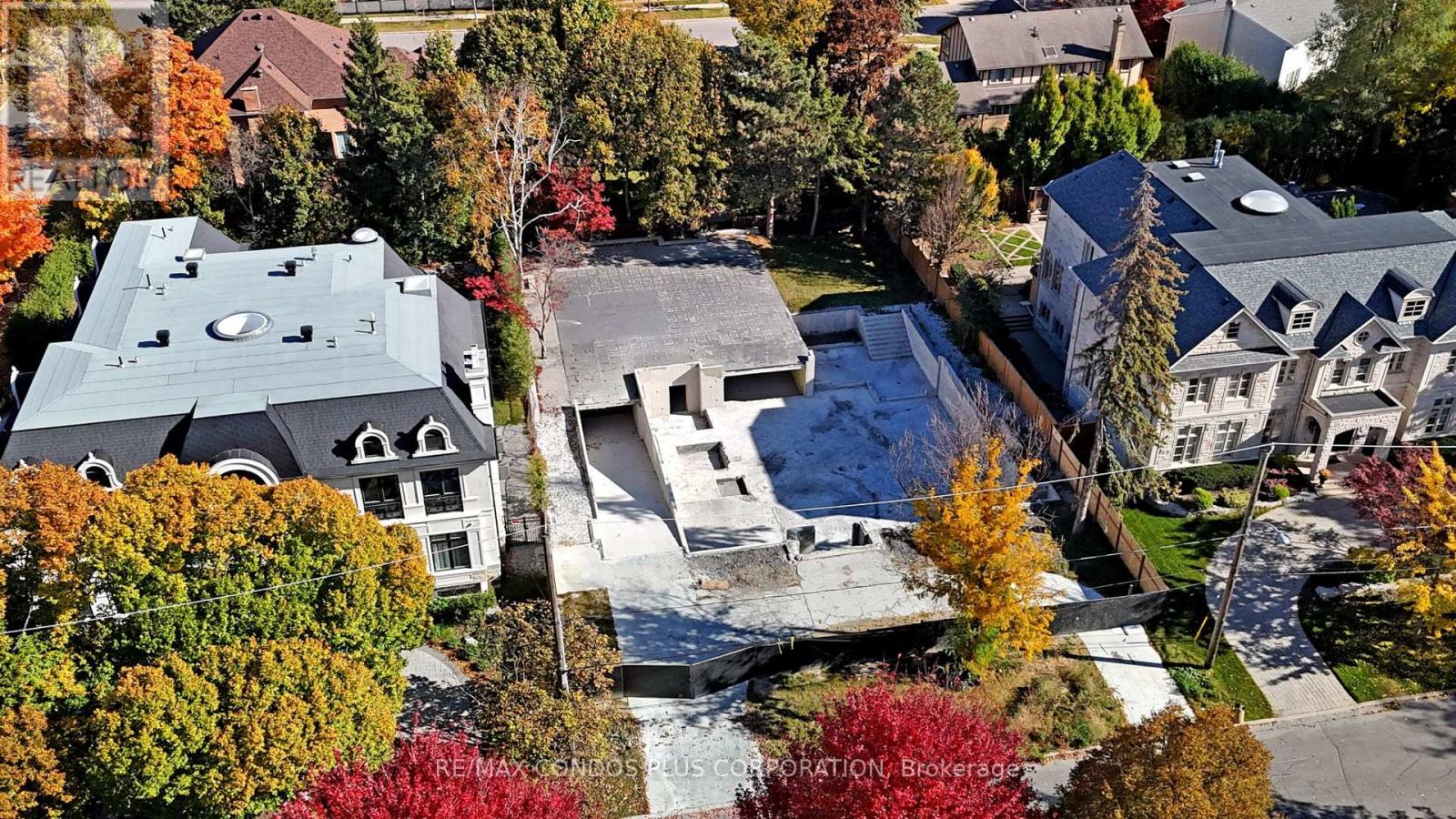 27 Dempsey Crescent, Toronto (St. Andrew-Windfields), Ontario  M2L 1Y4 - Photo 8 - C12404048