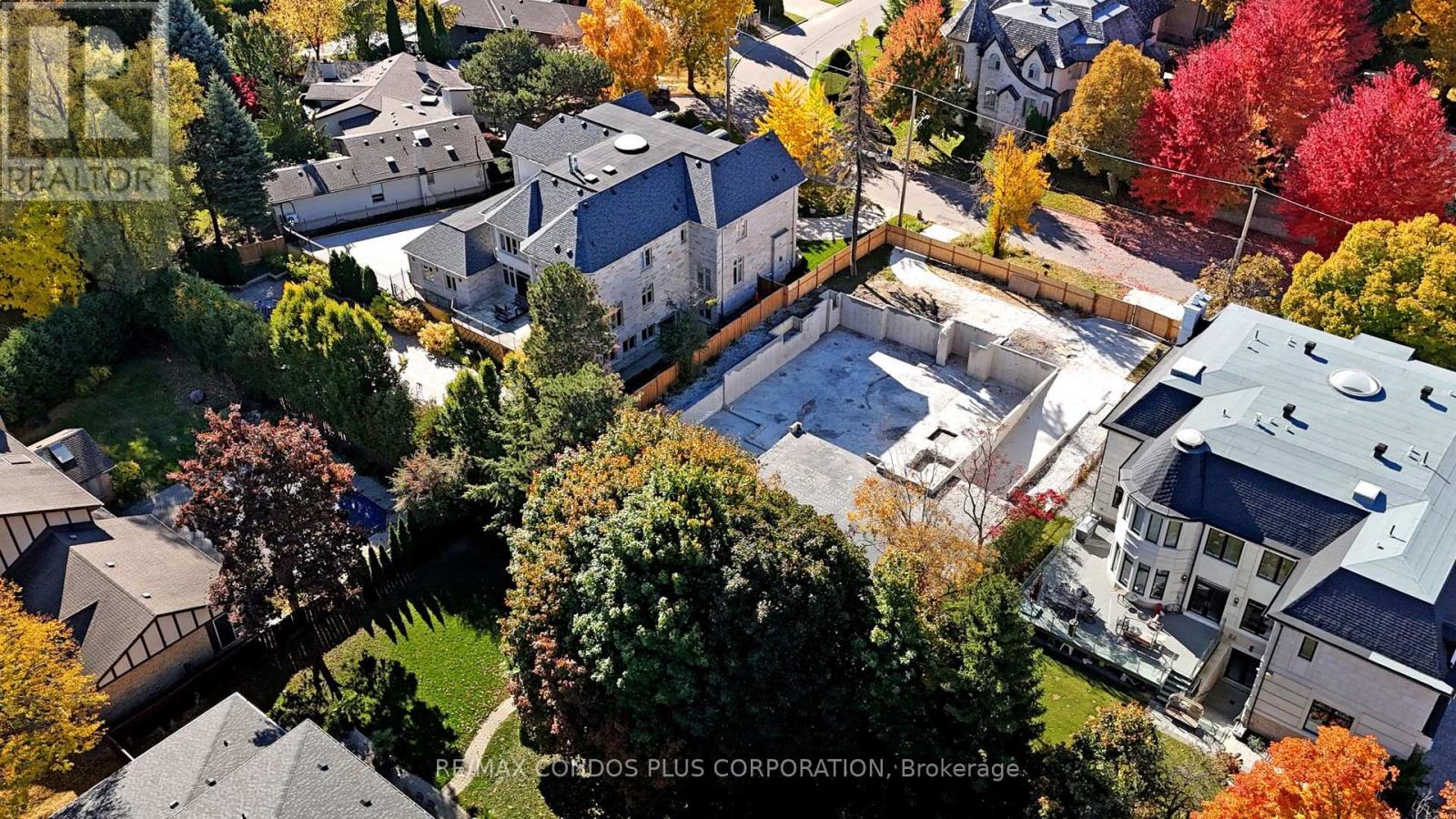 27 Dempsey Crescent, Toronto (St. Andrew-Windfields), Ontario  M2L 1Y4 - Photo 9 - C12404048