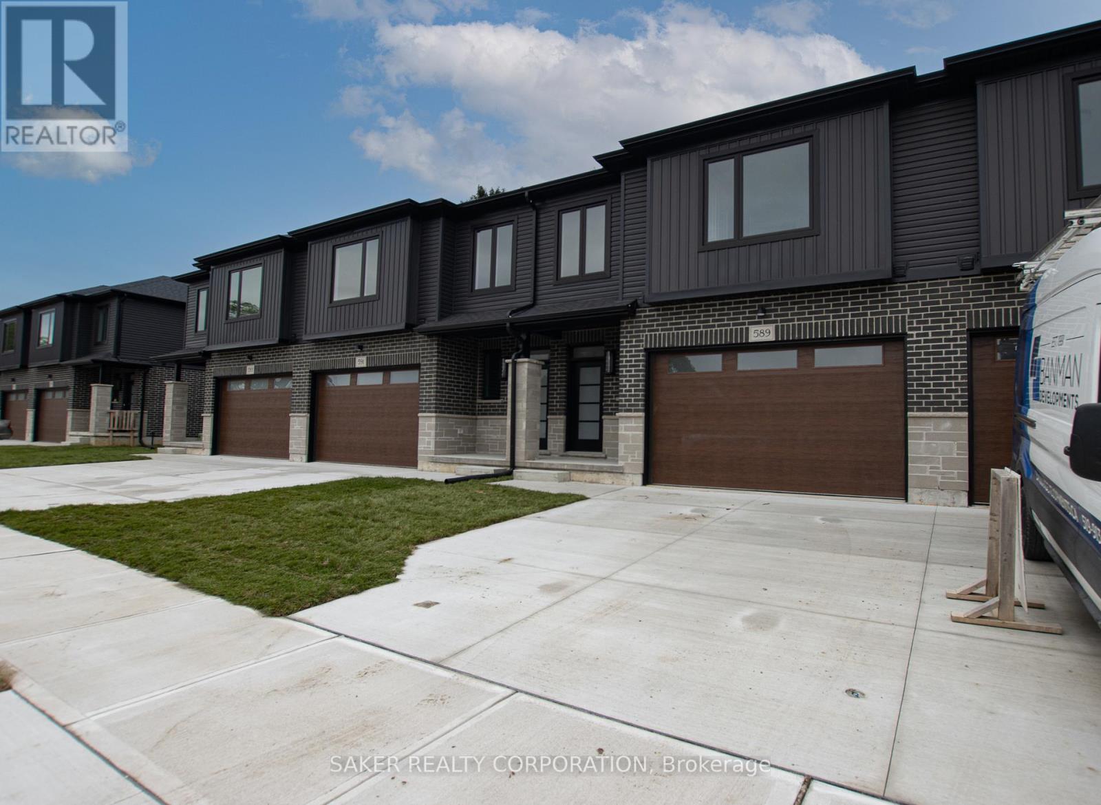 575 Regent Street, Strathroy-Caradoc, Ontario  N0L 1W0 - Photo 1 - X12404146