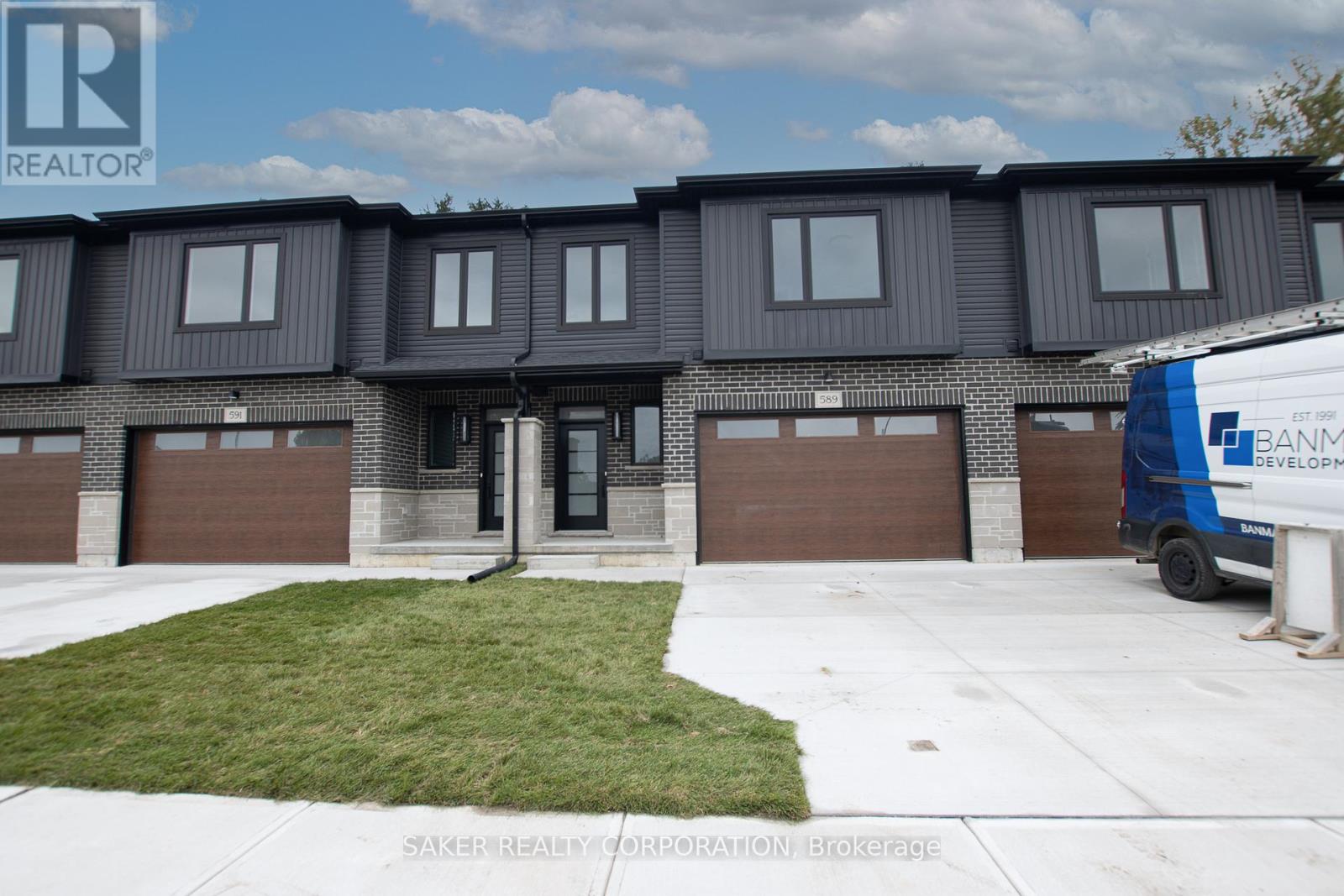 573 Regent Street, Strathroy-Caradoc, Ontario  N0L 1W0 - Photo 1 - X12404173