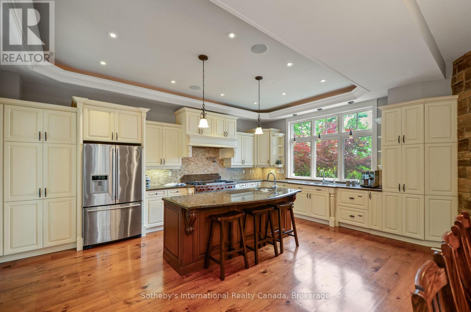108 Hemlock Court, Blue Mountains, Ontario  L9Y 0T3 - Photo 10 - X12404188
