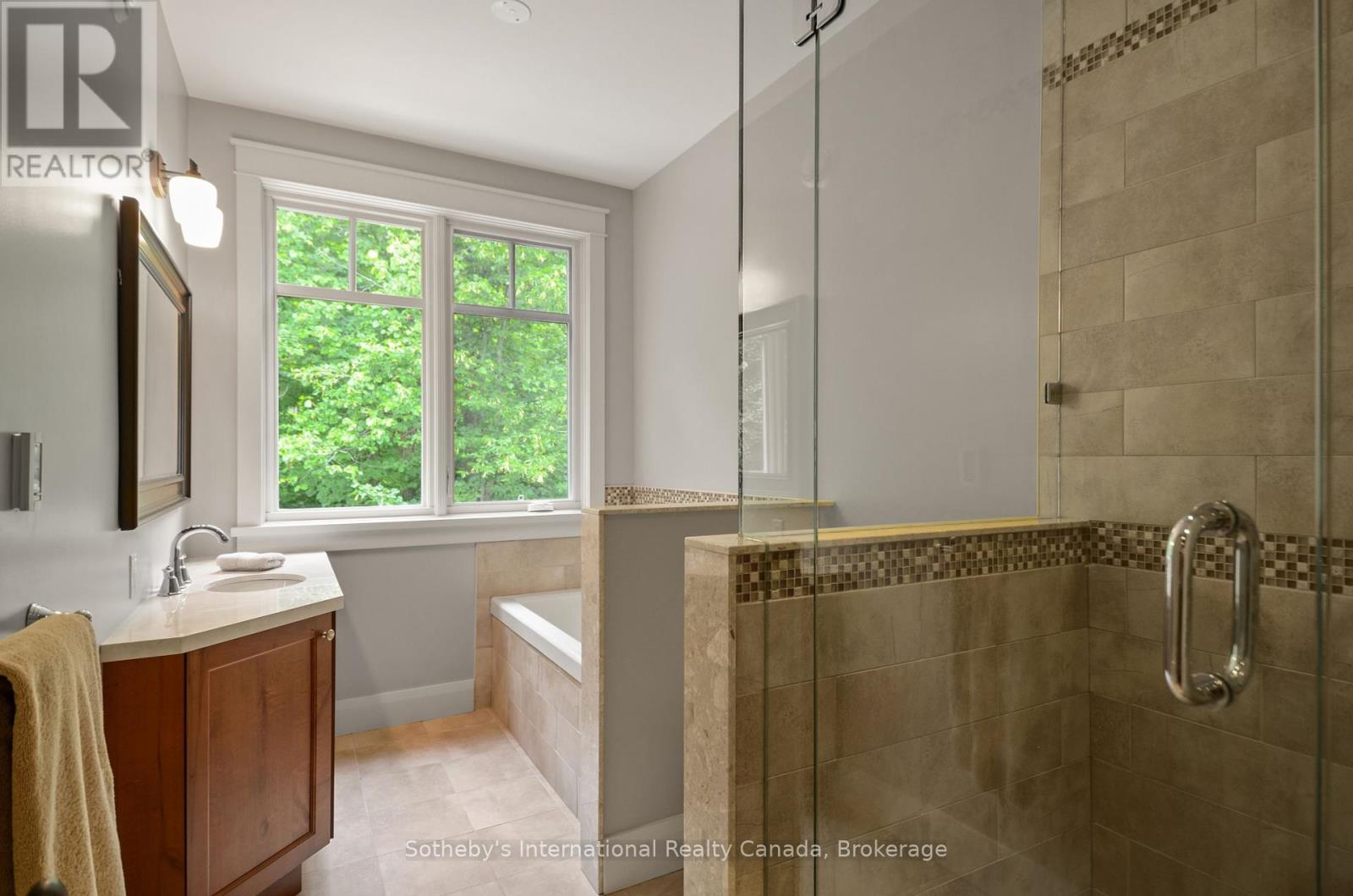 108 Hemlock Court, Blue Mountains, Ontario  L9Y 0T3 - Photo 24 - X12404188
