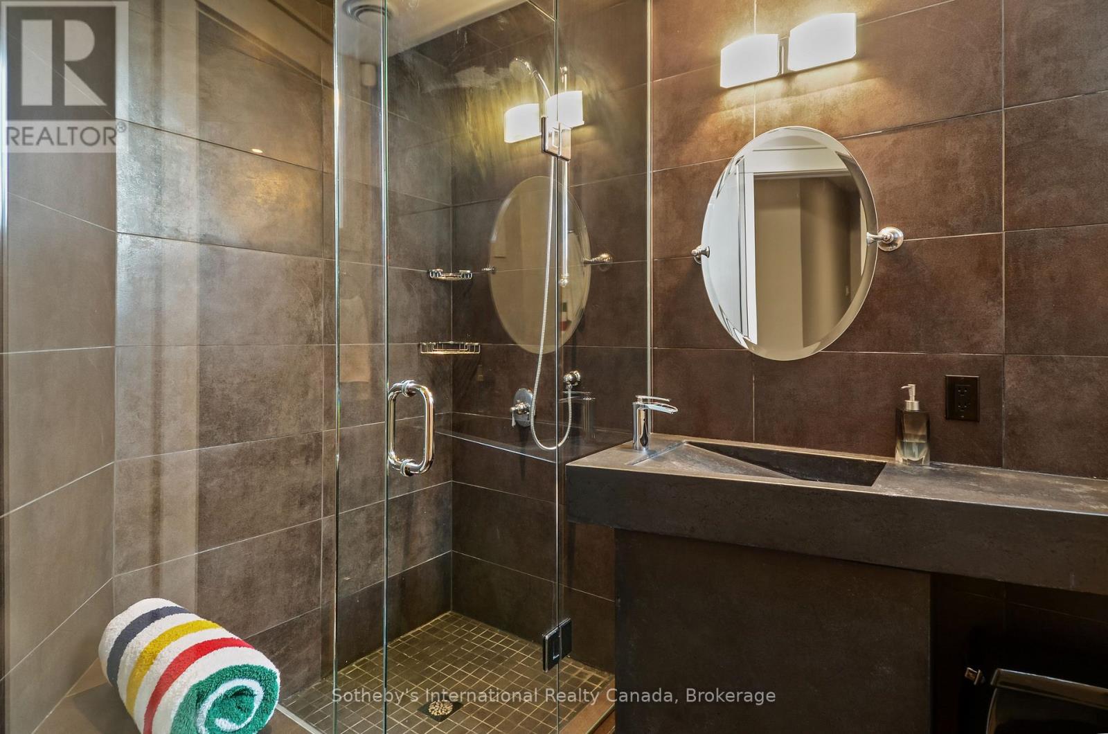 108 Hemlock Court, Blue Mountains, Ontario  L9Y 0T3 - Photo 35 - X12404188