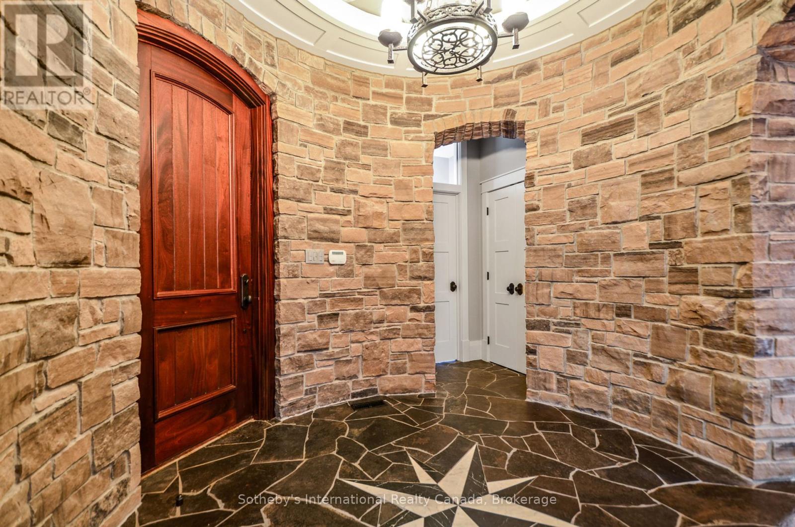 108 Hemlock Court, Blue Mountains, Ontario  L9Y 0T3 - Photo 6 - X12404188
