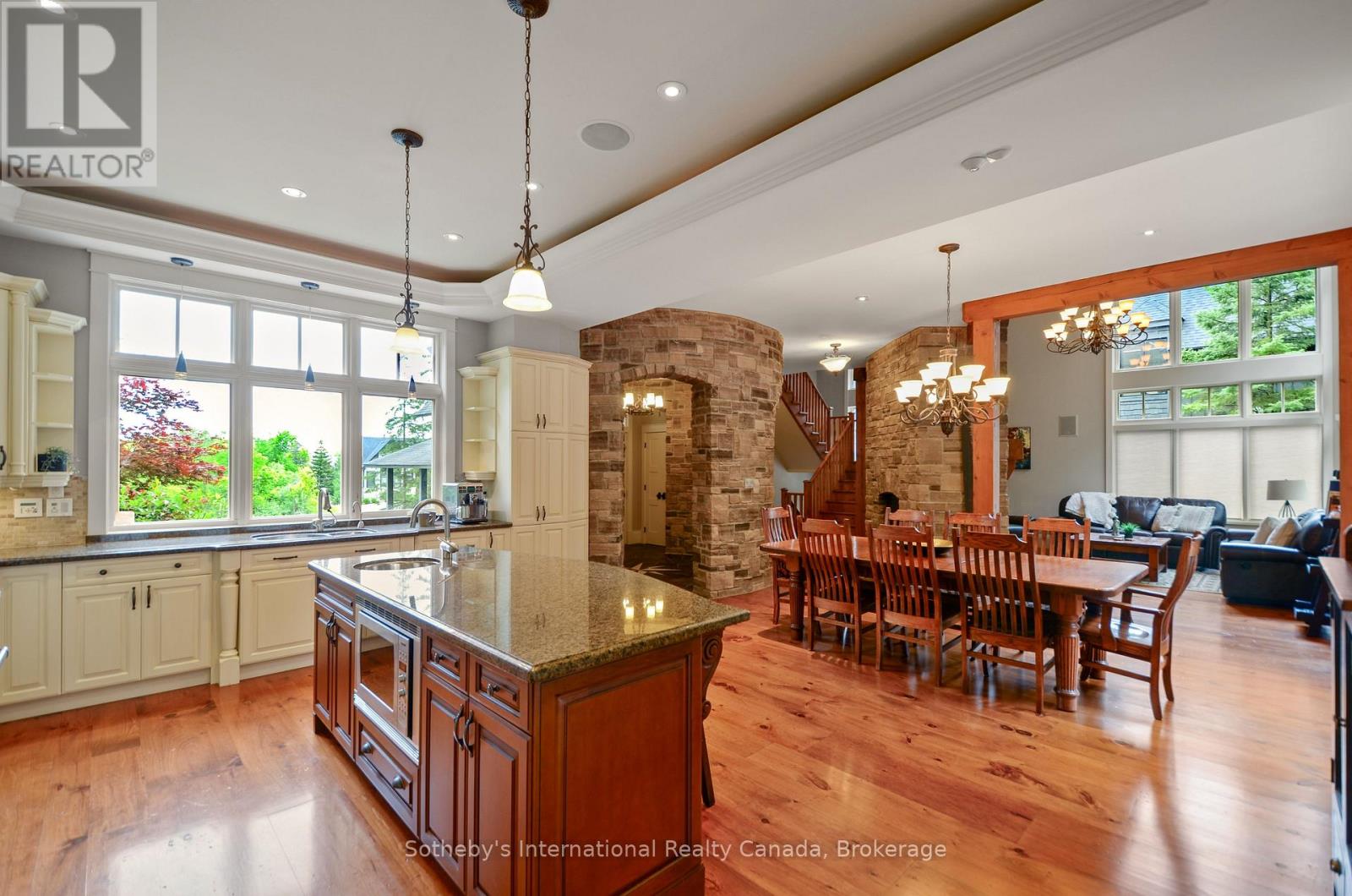 108 Hemlock Court, Blue Mountains, Ontario  L9Y 0T3 - Photo 7 - X12404188