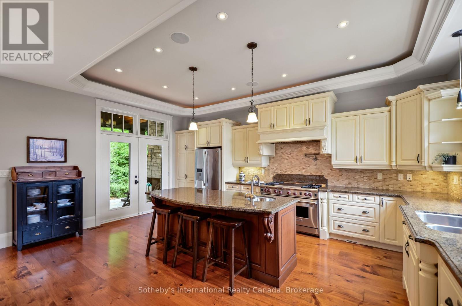 108 Hemlock Court, Blue Mountains, Ontario  L9Y 0T3 - Photo 9 - X12404188