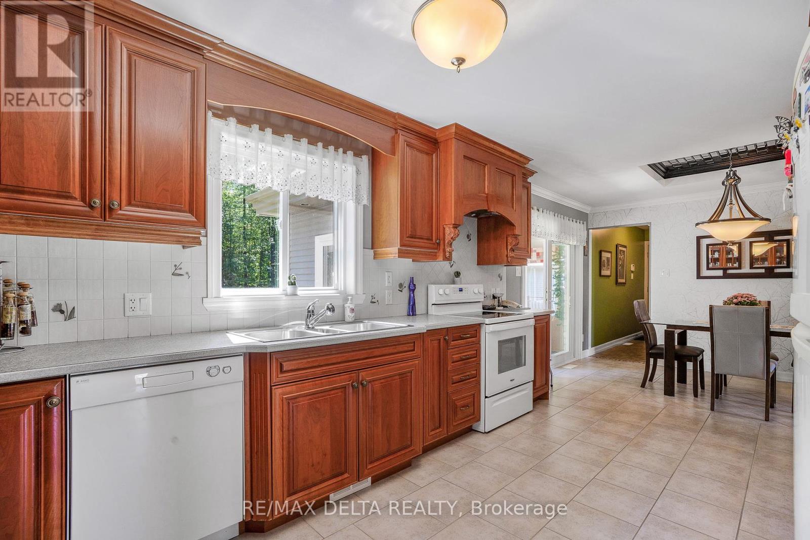 740 Vinette Road, Clarence-Rockland, Ontario  K0A 1N0 - Photo 5 - X12404101