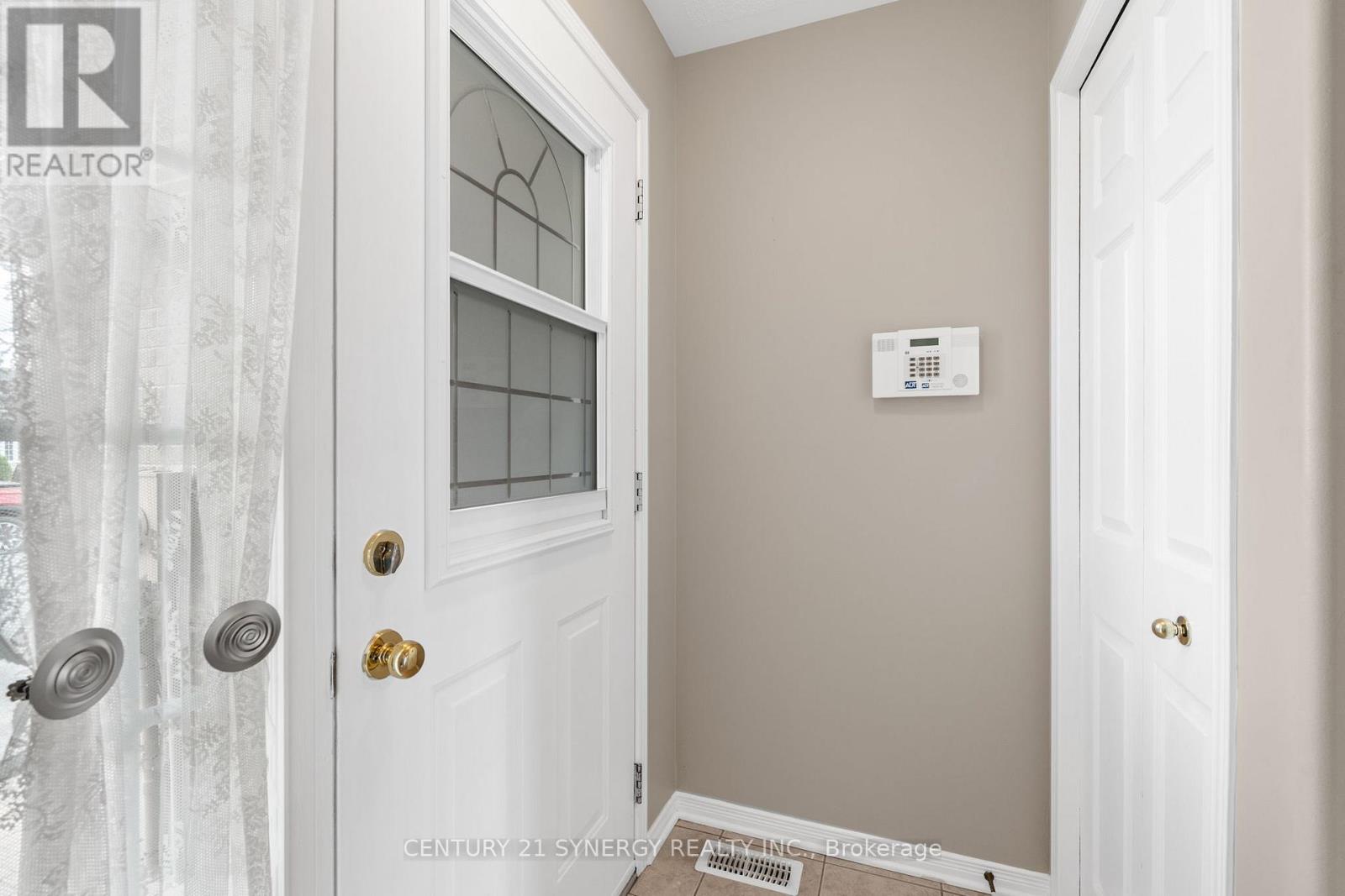 54 Dr Gordon Crescent, North Grenville, Ontario  K0G 1J0 - Photo 4 - X12404126