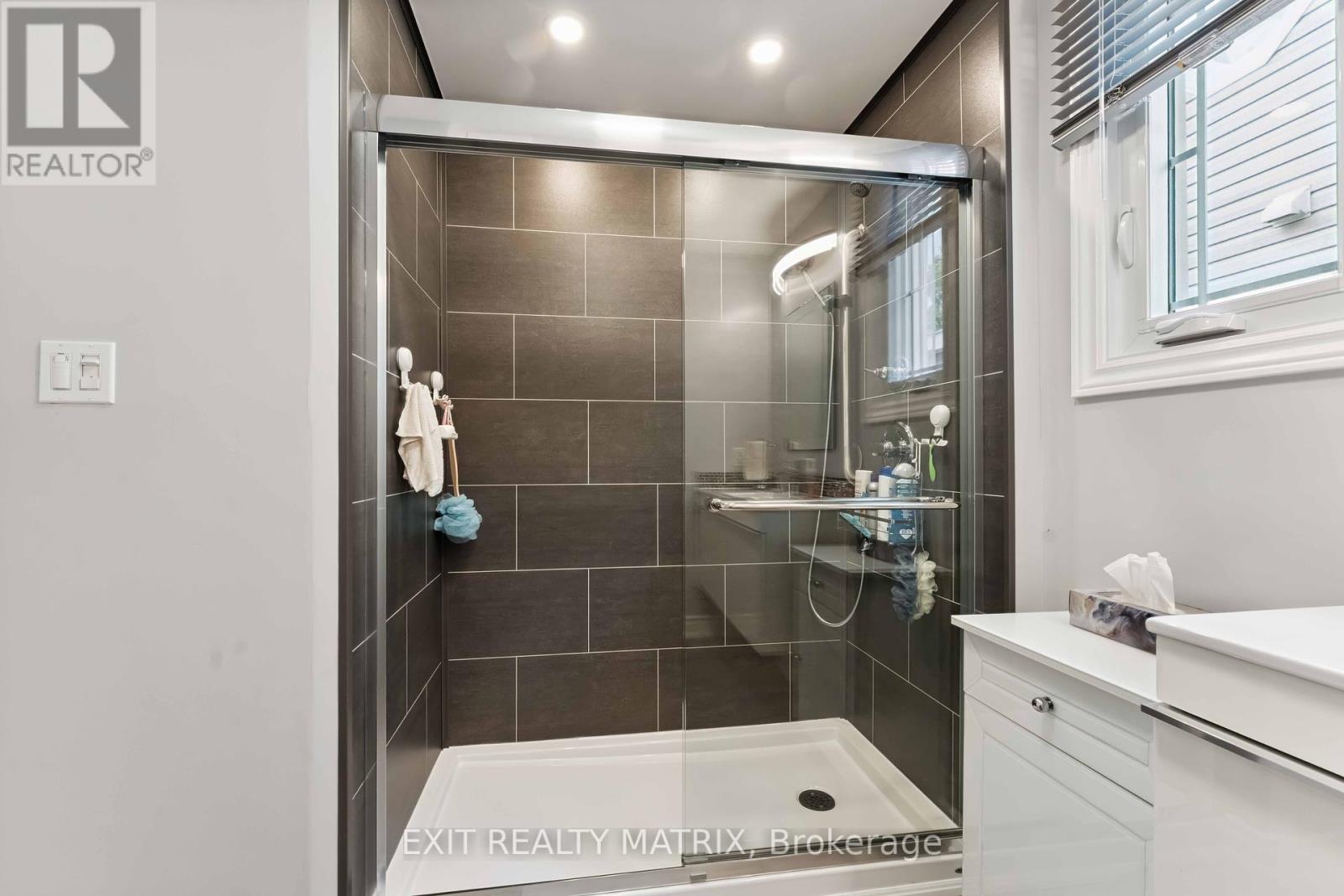 347 Shakespeare Street, Ottawa, Ontario  K1L 5M1 - Photo 30 - X12404144