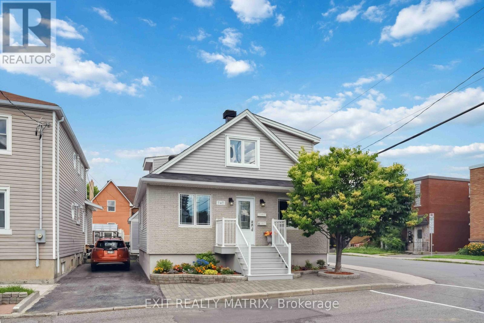 347 Shakespeare Street, Ottawa, Ontario  K1L 5M1 - Photo 4 - X12404144