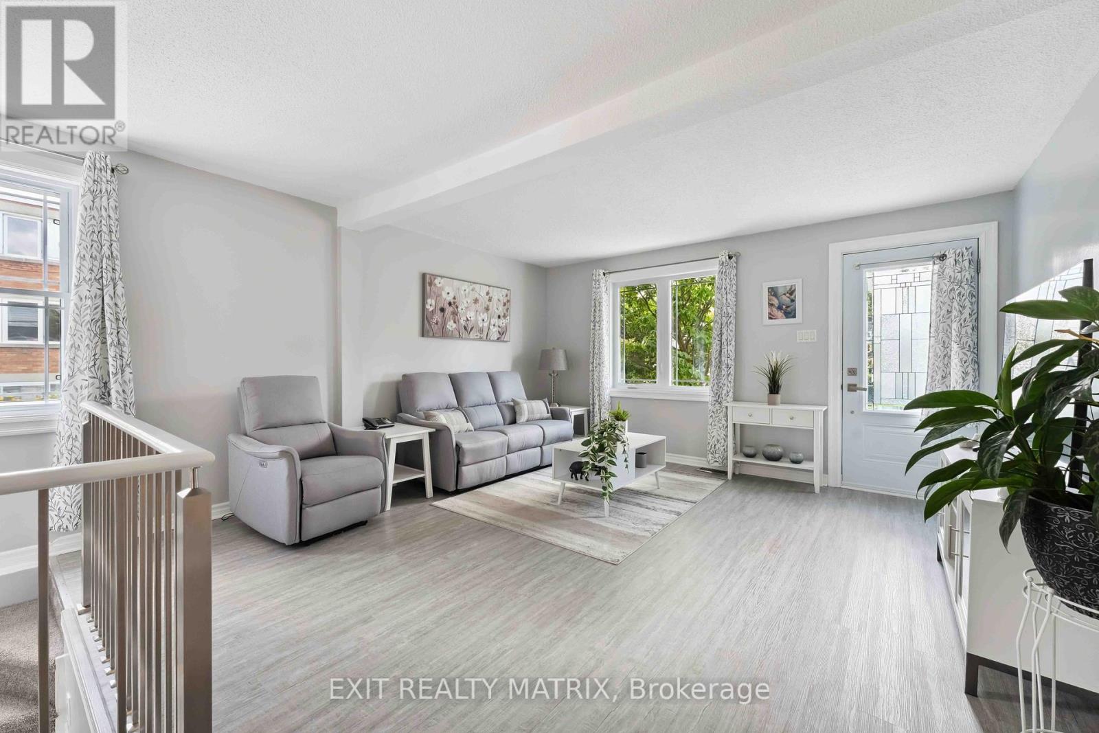 347 Shakespeare Street, Ottawa, Ontario  K1L 5M1 - Photo 5 - X12404144