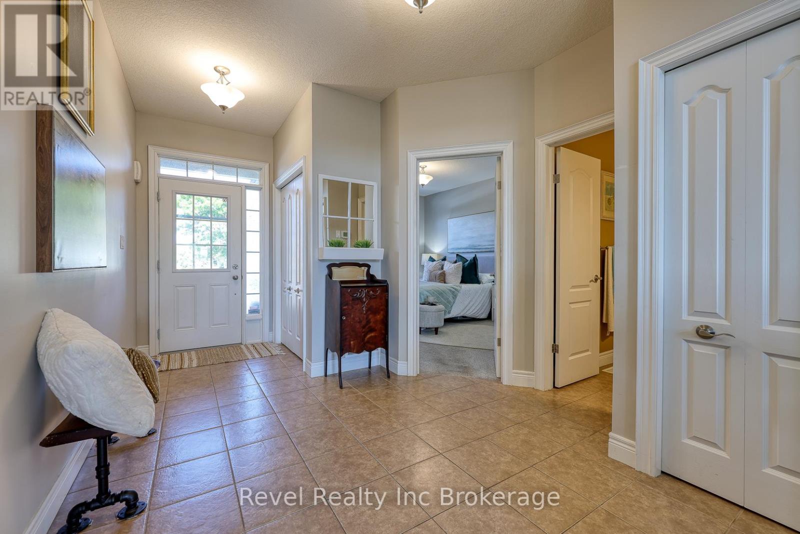 764 Garden Court Crescent, Woodstock, Ontario  N4T 0A3 - Photo 5 - X12404229