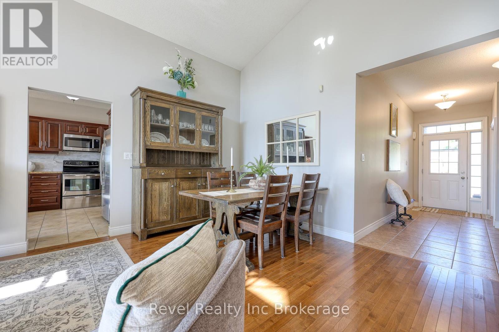 764 Garden Court Crescent, Woodstock, Ontario  N4T 0A3 - Photo 8 - X12404229