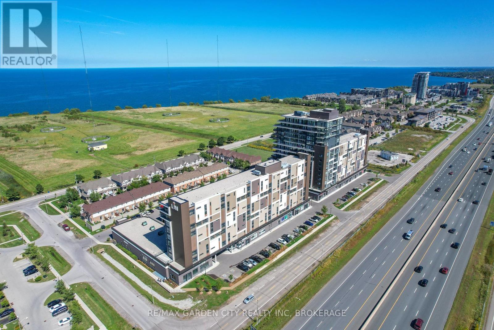 304 - 560 NORTH SERVICE ROAD, Grimsby, Ontario