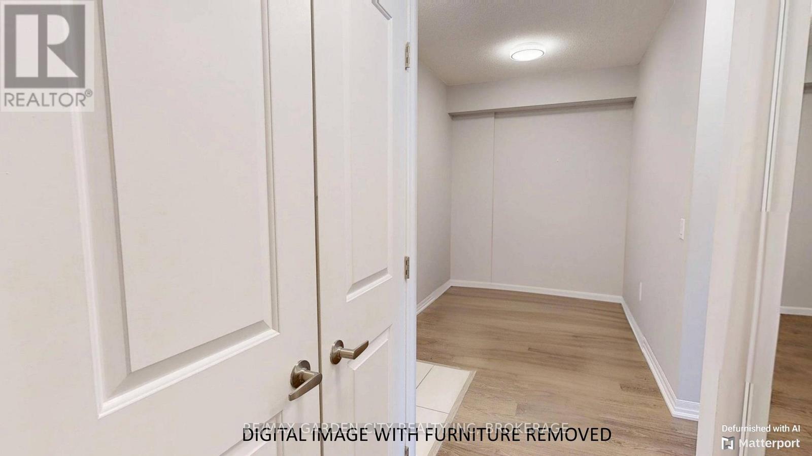 304 - 560 North Service Road, Grimsby, Ontario  L3M 4E8 - Photo 15 - X12404226