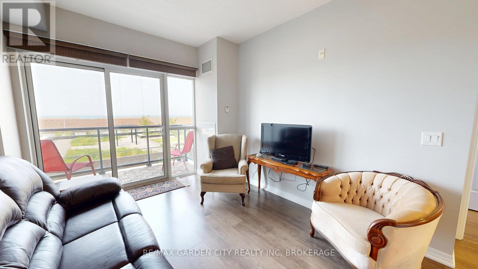 304 - 560 North Service Road, Grimsby, Ontario  L3M 4E8 - Photo 23 - X12404226