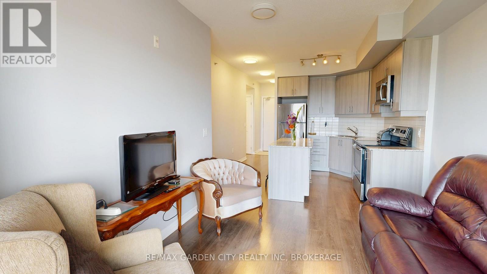 304 - 560 North Service Road, Grimsby, Ontario  L3M 4E8 - Photo 27 - X12404226
