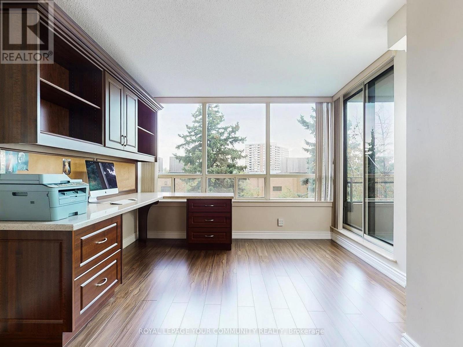 324 - 32 Clarissa Drive, Richmond Hill, Ontario  L4C 9R7 - Photo 6 - N12403991