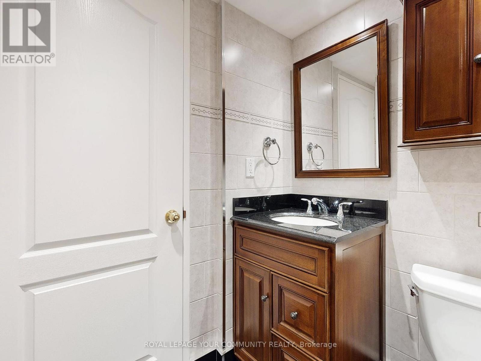 324 - 32 Clarissa Drive, Richmond Hill, Ontario  L4C 9R7 - Photo 14 - N12403991