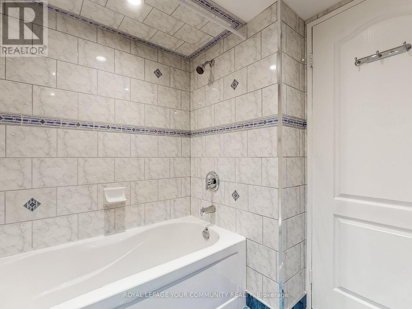 324 - 32 Clarissa Drive, Richmond Hill, Ontario  L4C 9R7 - Photo 20 - N12403991