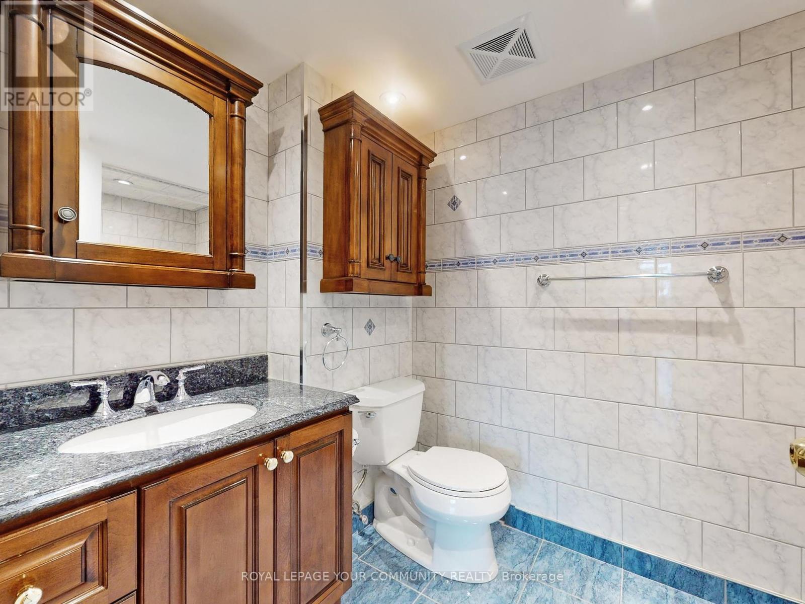 324 - 32 Clarissa Drive, Richmond Hill, Ontario  L4C 9R7 - Photo 19 - N12403991