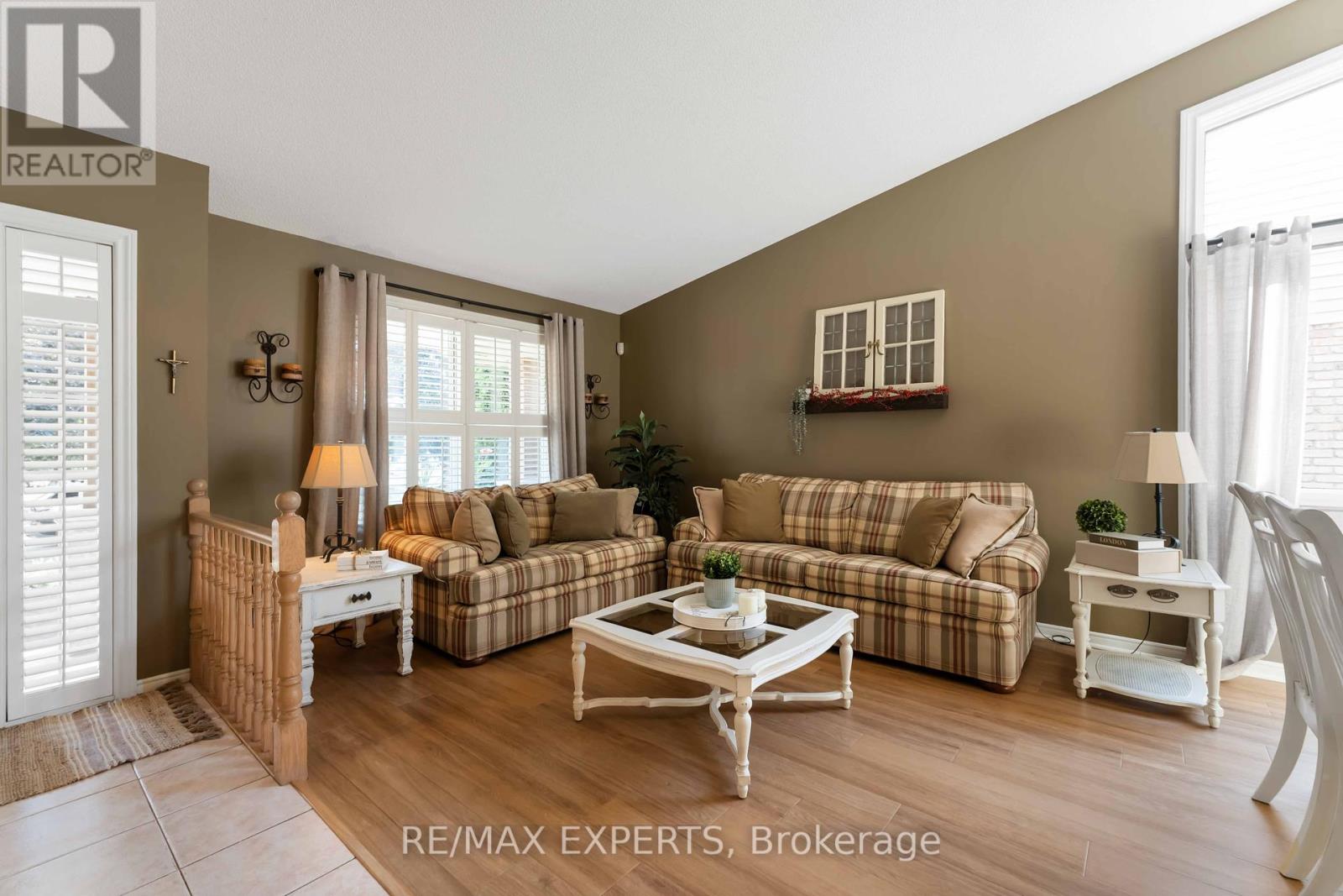 5991 Andrea Drive, Niagara Falls, Ontario  L2H 2Z9 - Photo 9 - X12403291