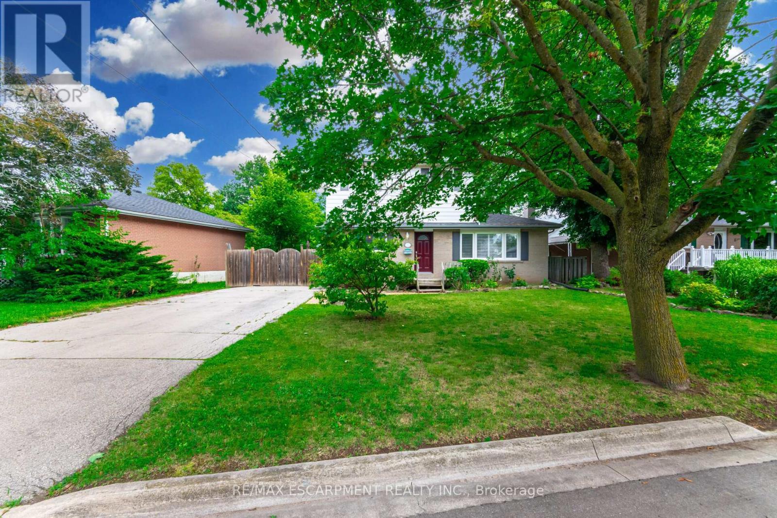 Property at 96 ANNE BOULEVARD image 3