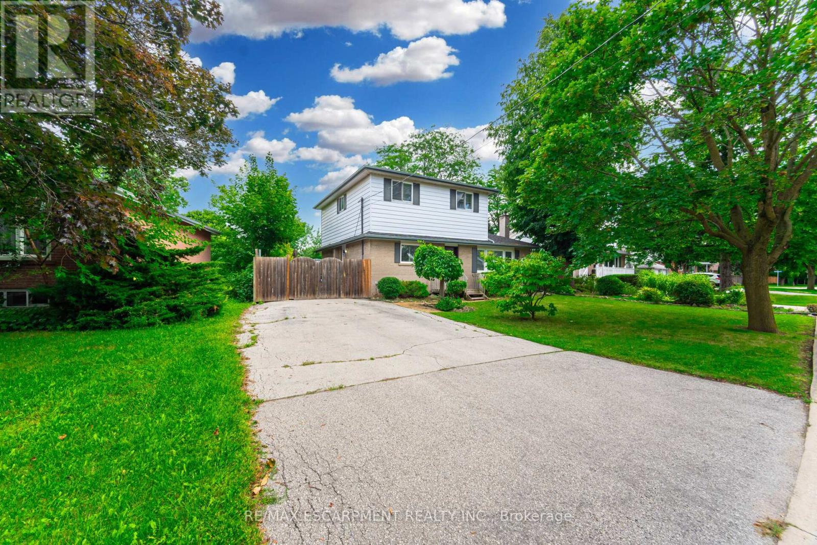 Property at 96 ANNE BOULEVARD image 4
