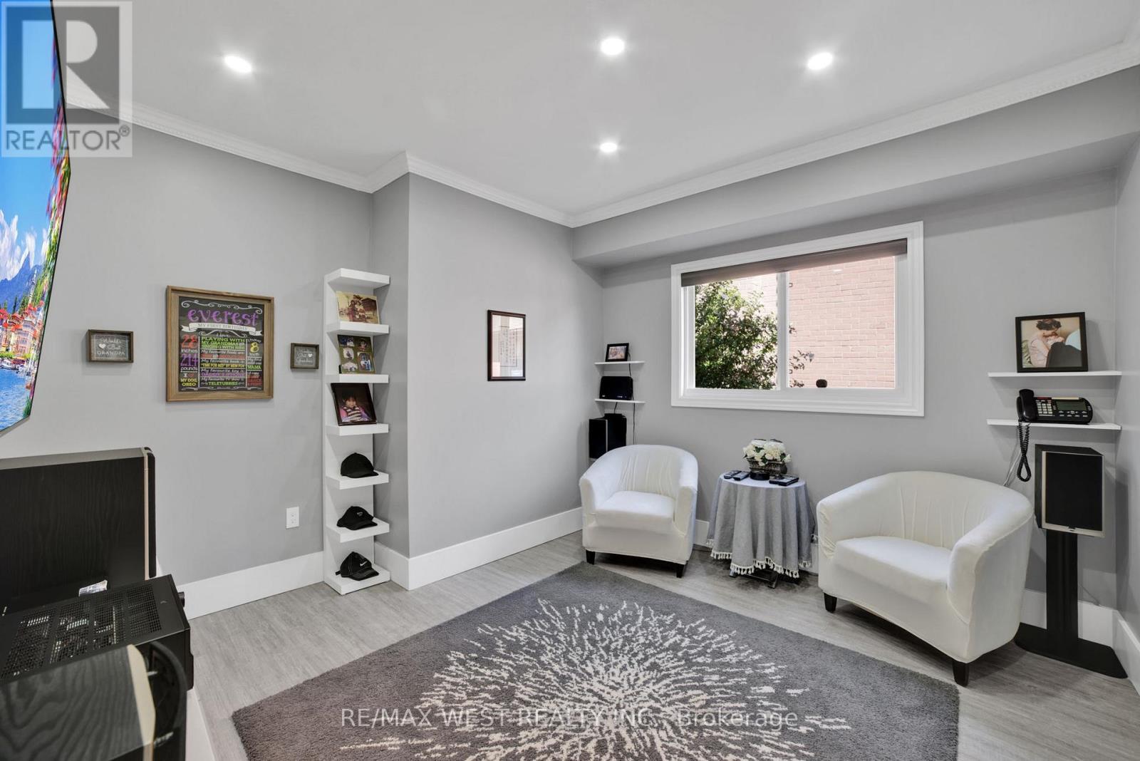 339 Parklane Road, Oakville (Cp College Park), Ontario  L6H 4J4 - Photo 10 - W12404046
