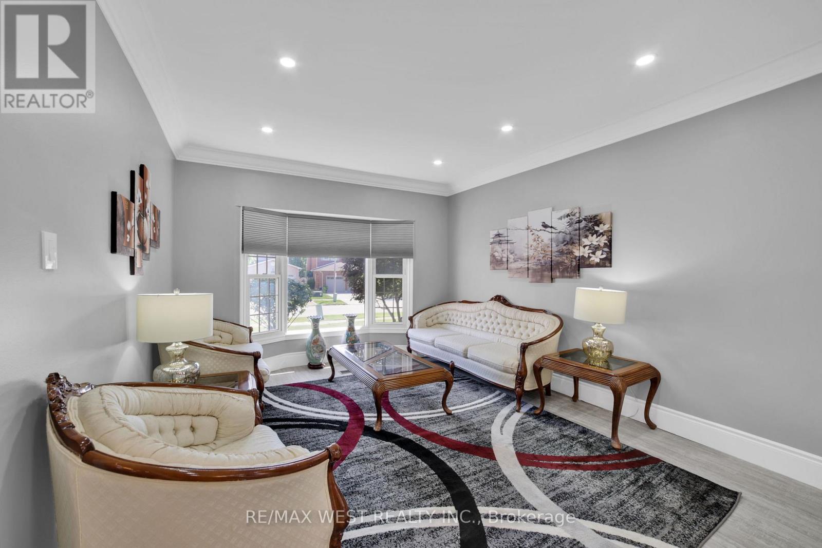 339 Parklane Road, Oakville (Cp College Park), Ontario  L6H 4J4 - Photo 7 - W12404046