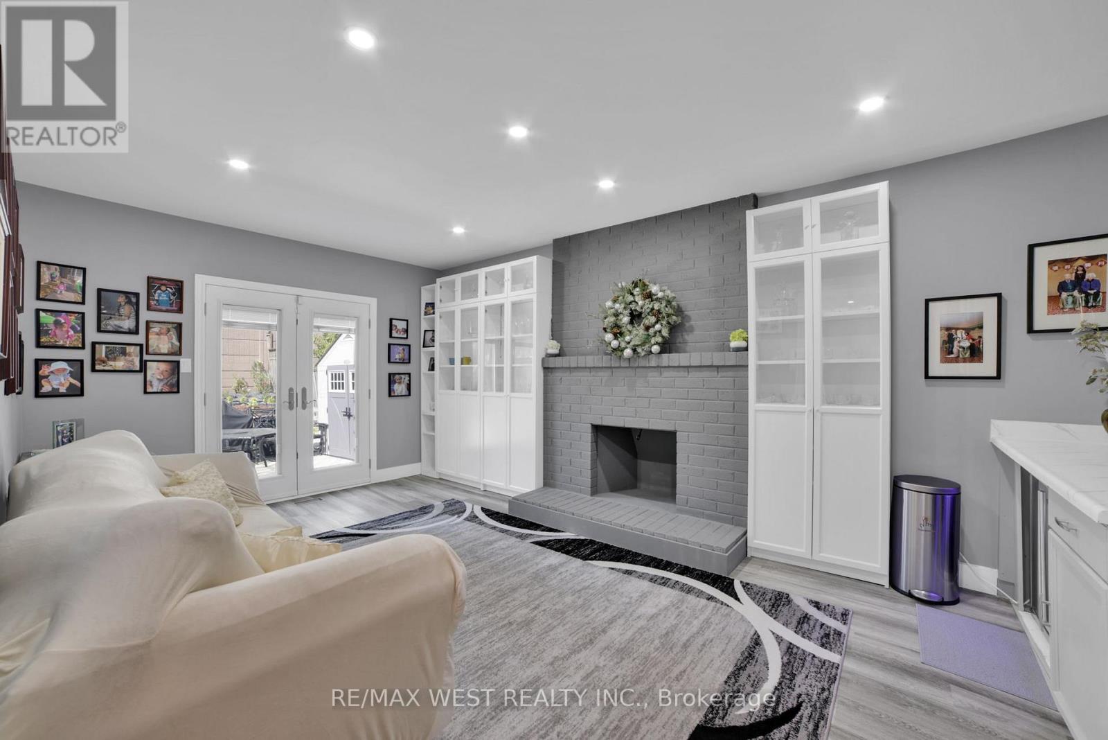 339 Parklane Road, Oakville (Cp College Park), Ontario  L6H 4J4 - Photo 8 - W12404046