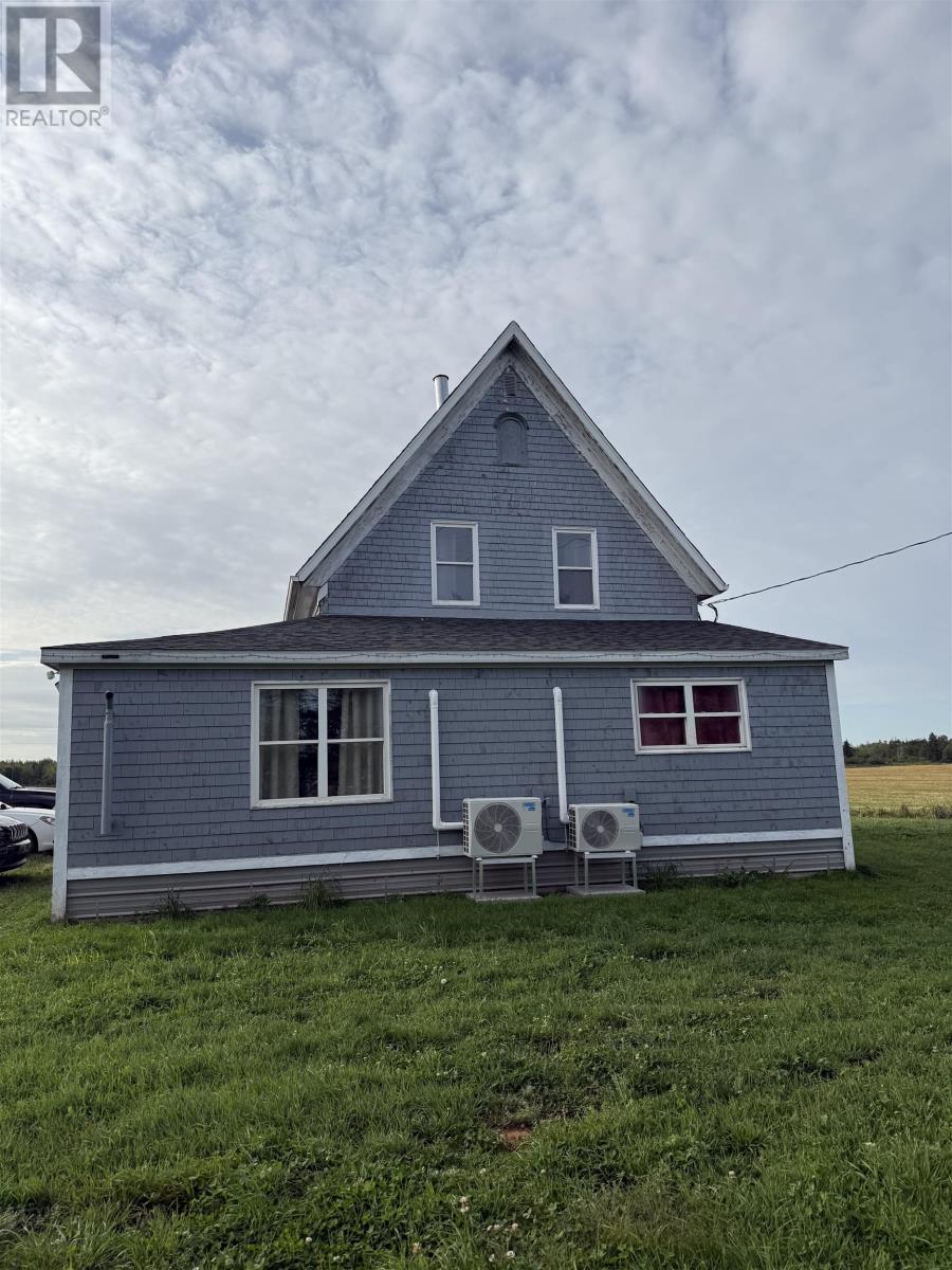1106 Locke Road, Haliburton, Prince Edward Island  C0B 1V0 - Photo 2 - 202523322