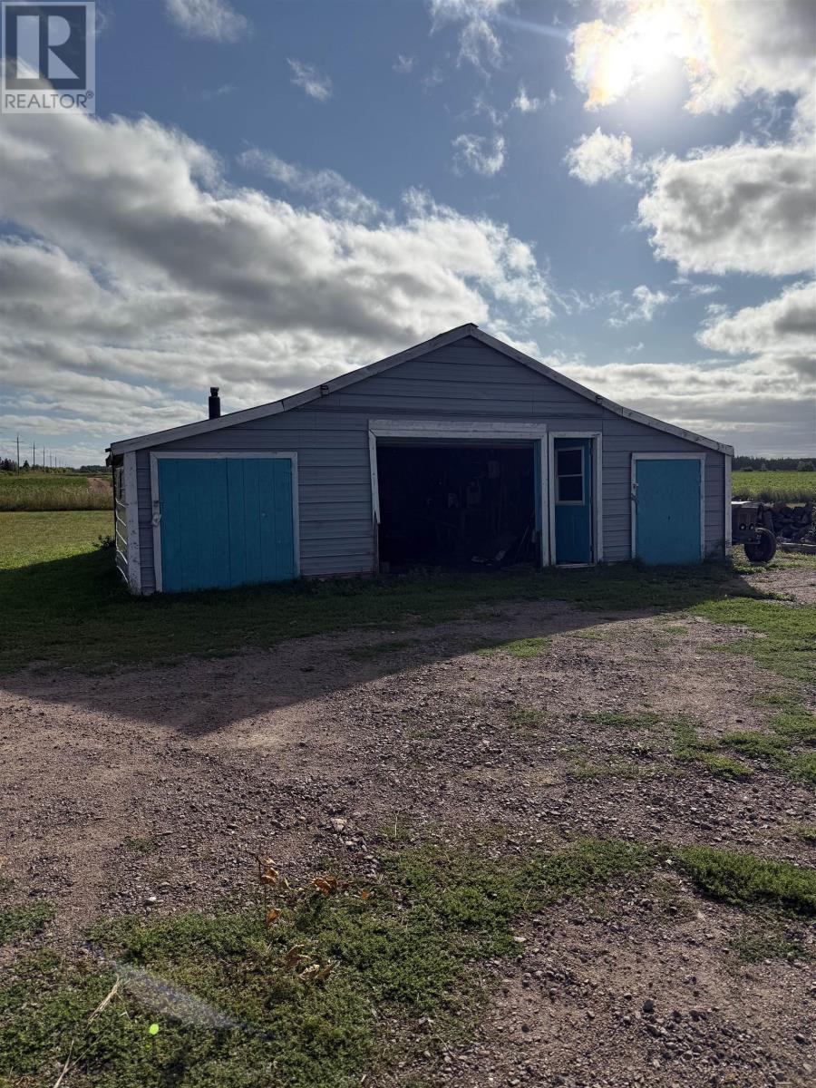 1106 Locke Road, Haliburton, Prince Edward Island  C0B 1V0 - Photo 19 - 202523322