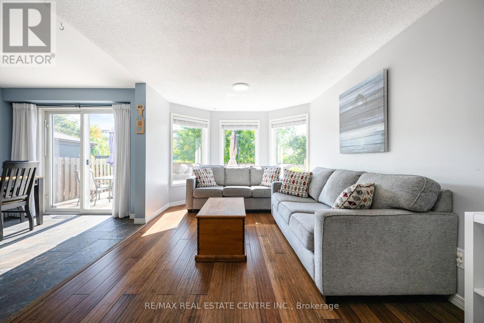 252 Tait Crescent, Centre Wellington, Ontario  N1M 3P6 - Photo 8 - X12404018