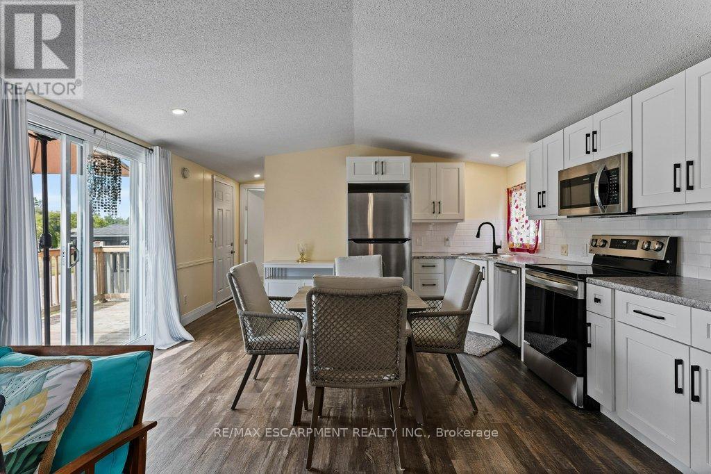 4587 Rebecca Lane, Lincoln, Ontario  L0R 1B1 - Photo 13 - X12404032
