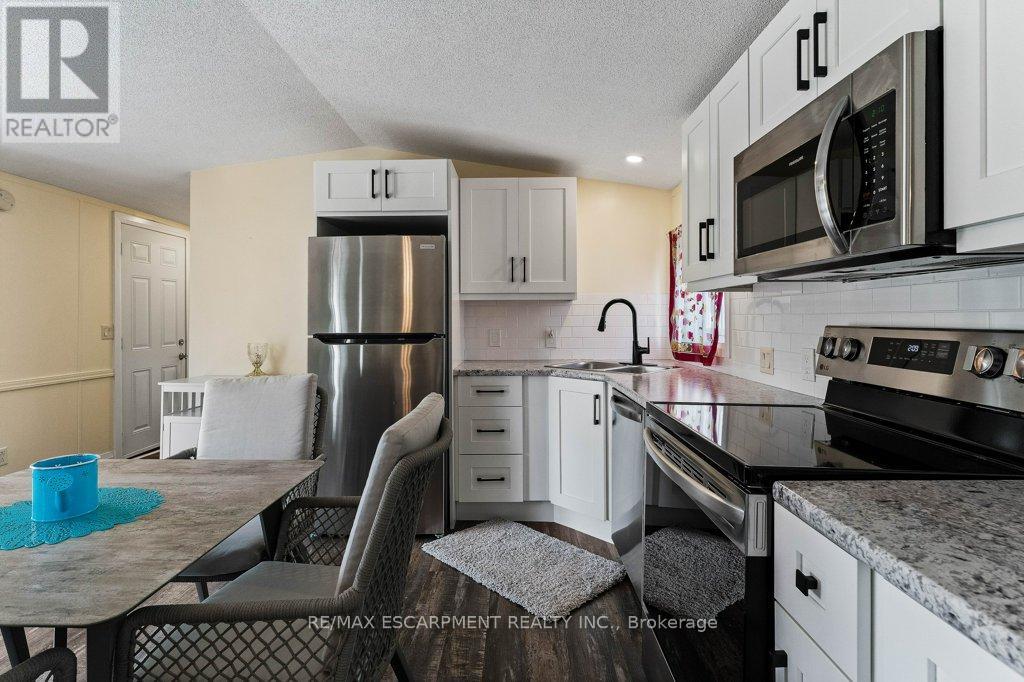 4587 Rebecca Lane, Lincoln, Ontario  L0R 1B1 - Photo 14 - X12404032