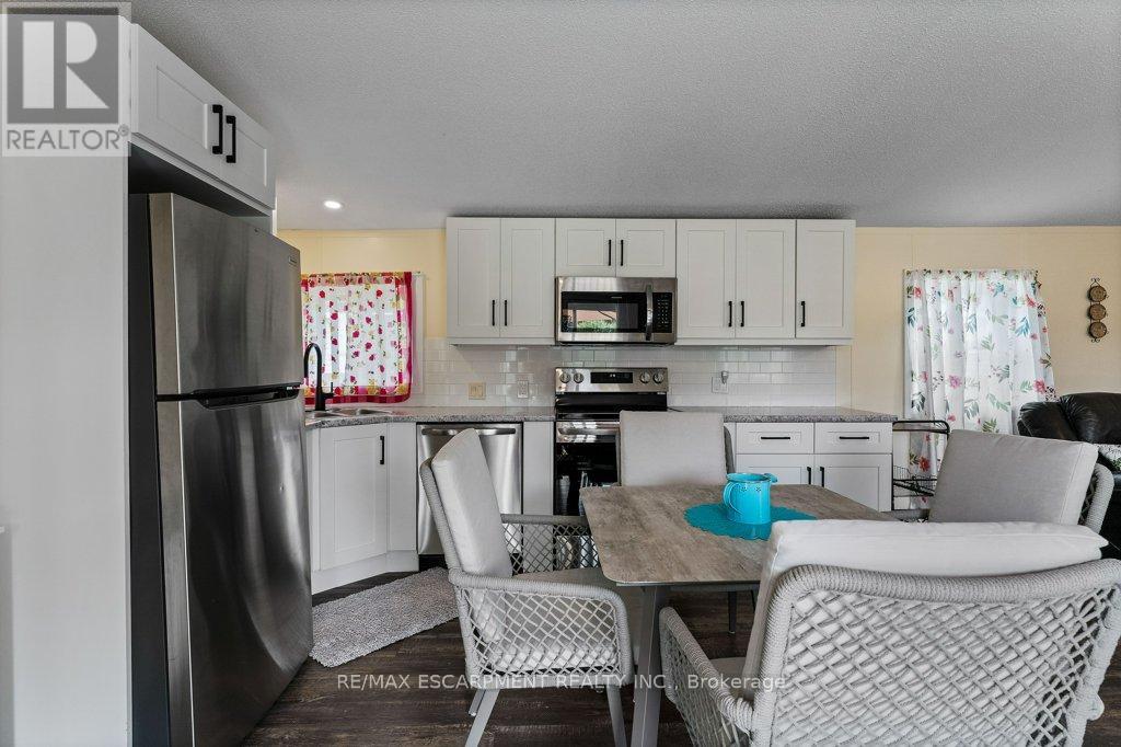 4587 Rebecca Lane, Lincoln, Ontario  L0R 1B1 - Photo 16 - X12404032