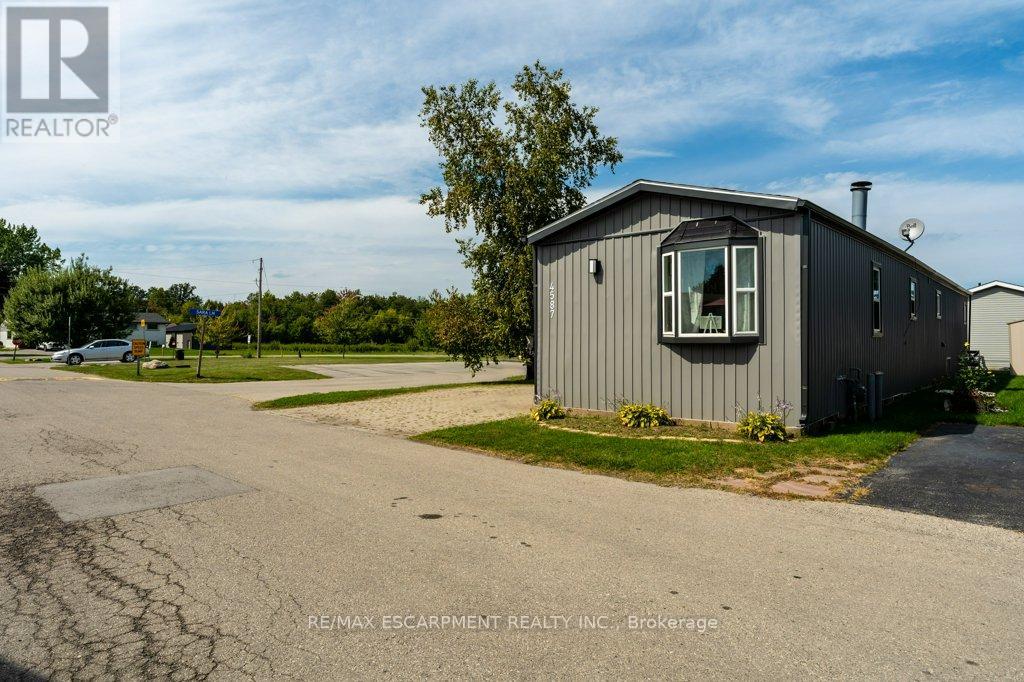 4587 Rebecca Lane, Lincoln, Ontario  L0R 1B1 - Photo 5 - X12404032