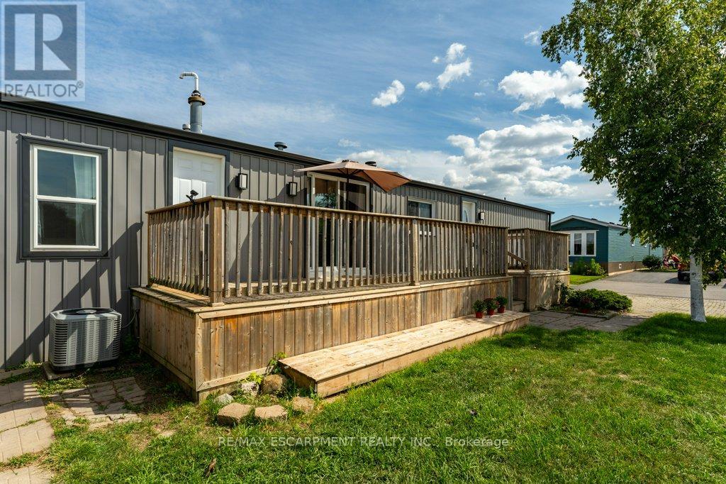 4587 Rebecca Lane, Lincoln, Ontario  L0R 1B1 - Photo 8 - X12404032