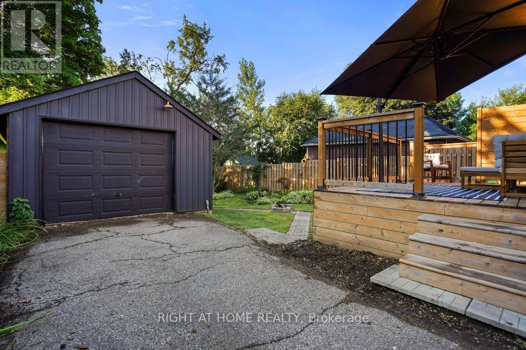 473 Victoria Avenue S, Kitchener, Ontario  N2M 3A6 - Photo 3 - X12404049