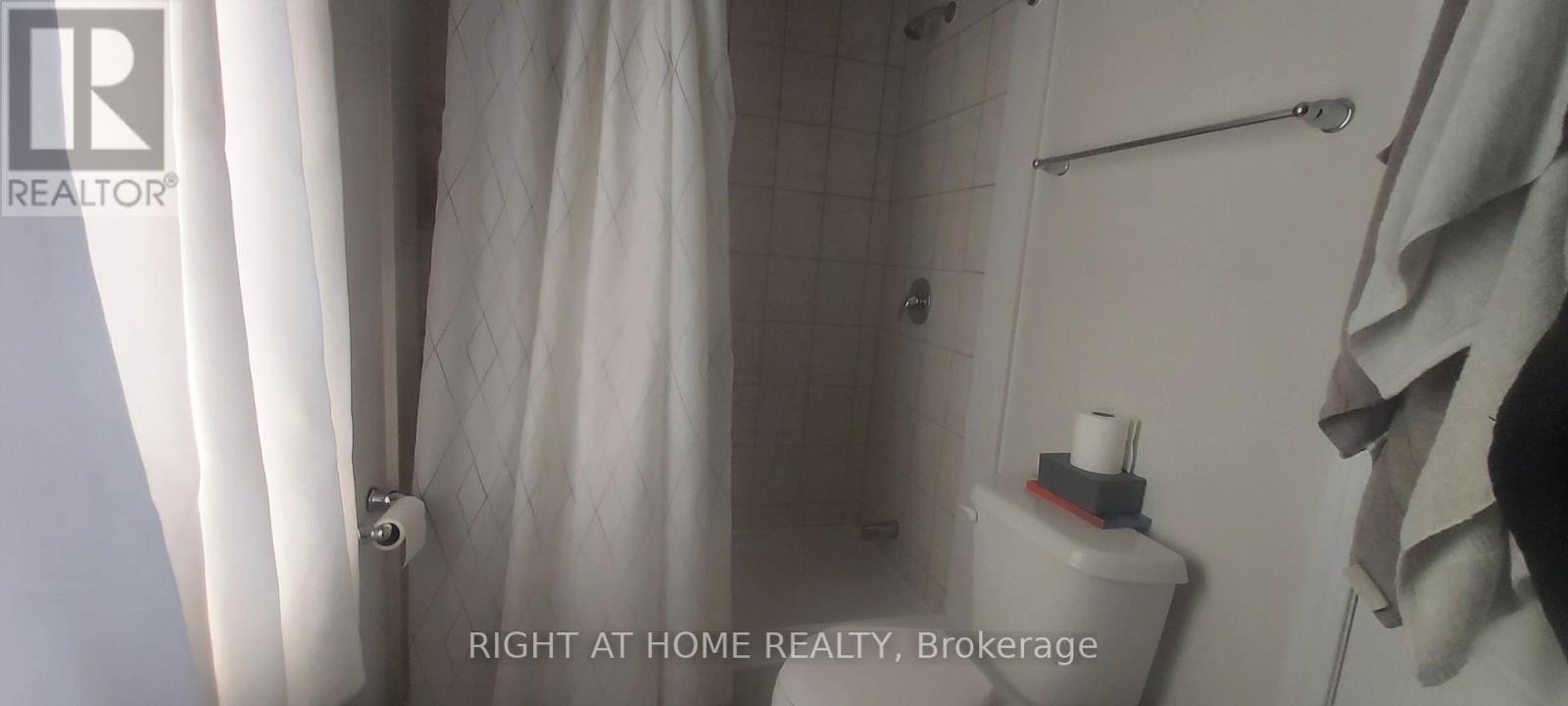 8895 Chickory Trail, Niagara Falls, Ontario  L2H 3S3 - Photo 14 - X12404058