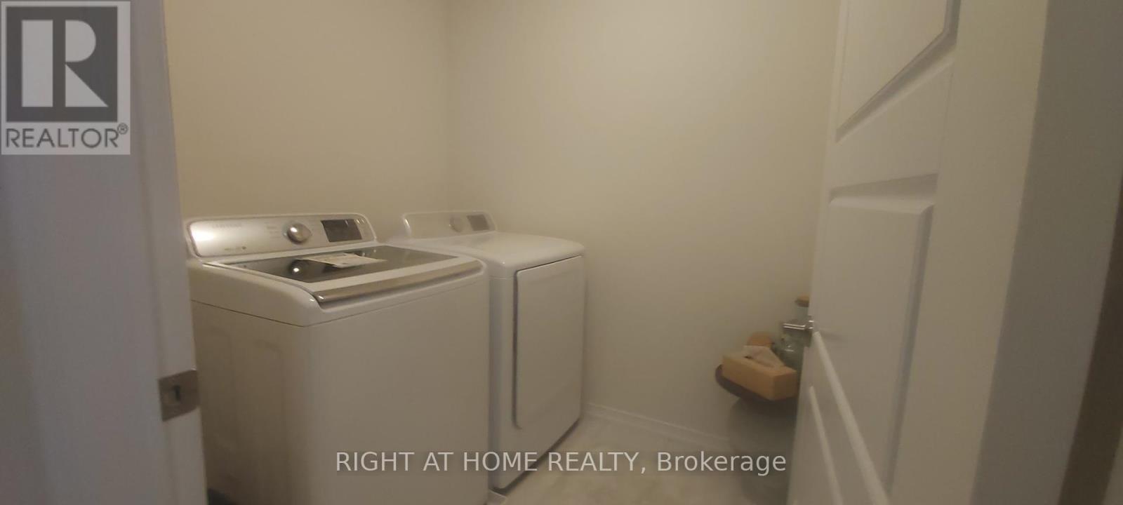 8895 Chickory Trail, Niagara Falls, Ontario  L2H 3S3 - Photo 15 - X12404058