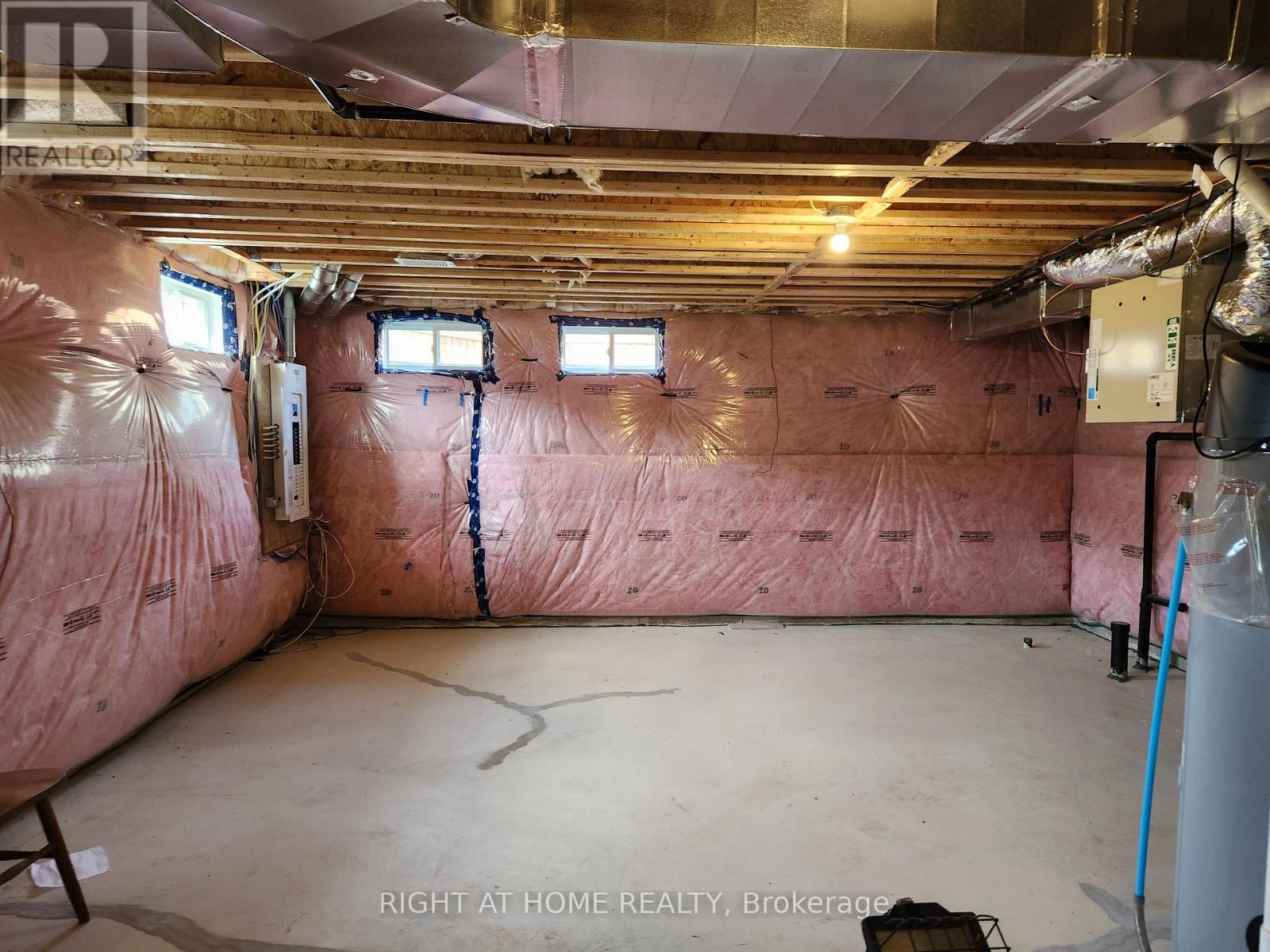 8895 Chickory Trail, Niagara Falls, Ontario  L2H 3S3 - Photo 16 - X12404058