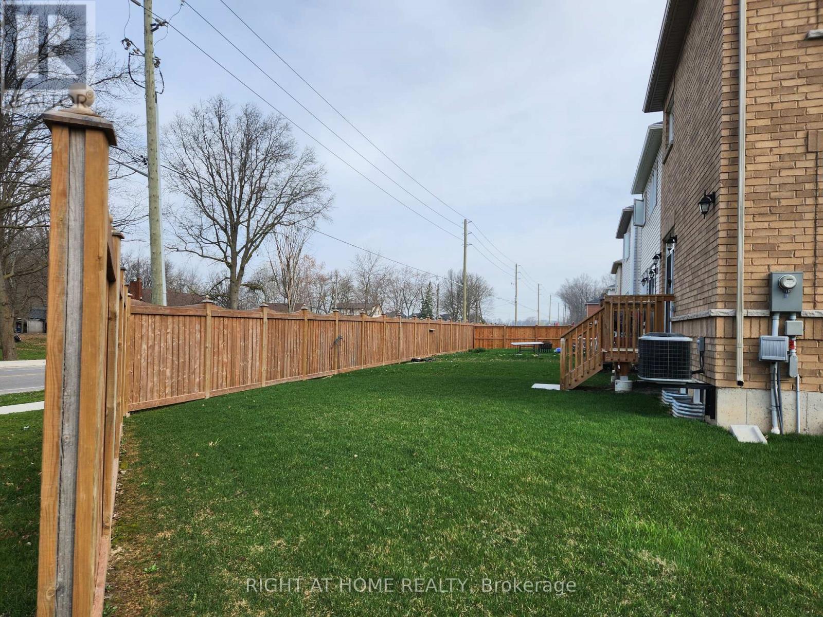 8895 Chickory Trail, Niagara Falls, Ontario  L2H 3S3 - Photo 18 - X12404058