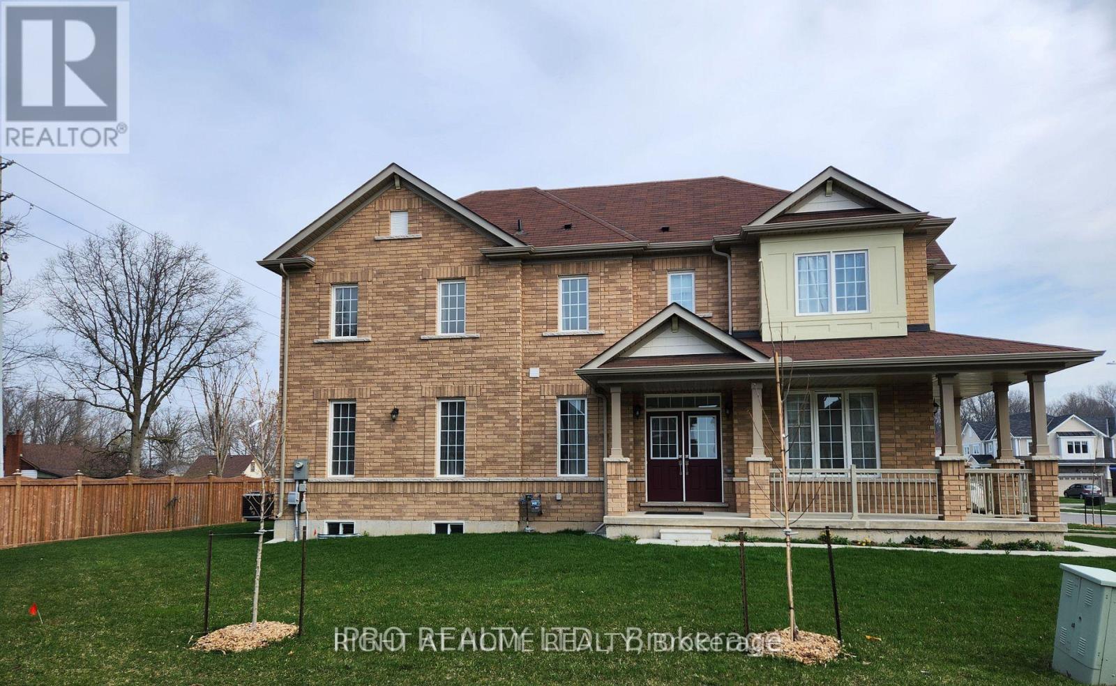 8895 Chickory Trail, Niagara Falls, Ontario  L2H 3S3 - Photo 2 - X12404058