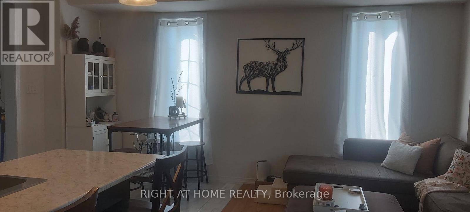 8895 Chickory Trail, Niagara Falls, Ontario  L2H 3S3 - Photo 4 - X12404058